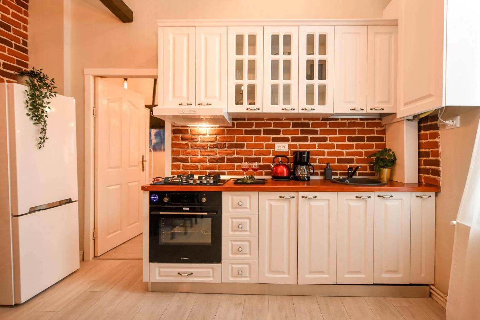 Elegant Studio - Urban Escape In Бухарест Экстерьер фото